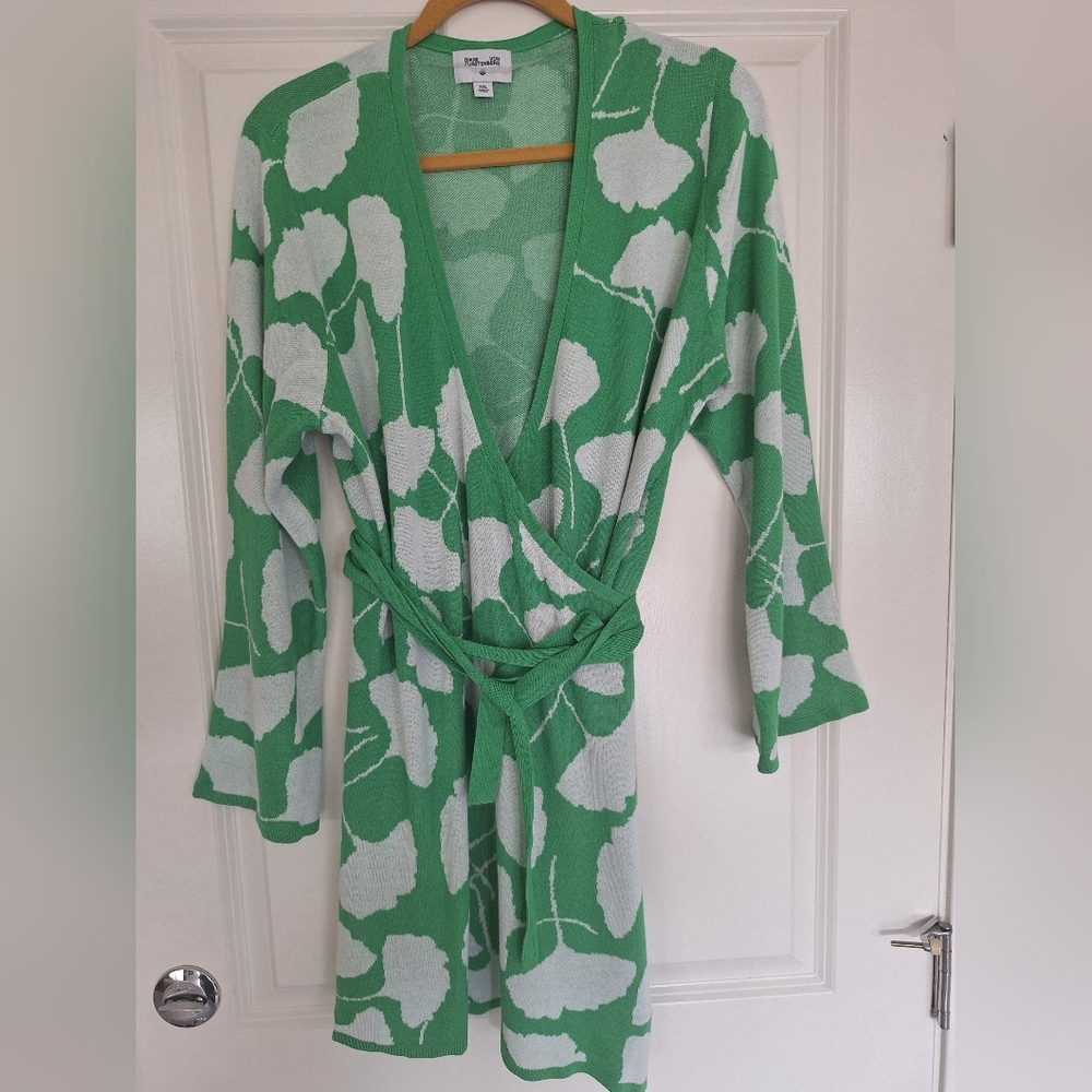 Diane  Von Furstenberg Green and White Sweater Cardigan Size‎ XXL